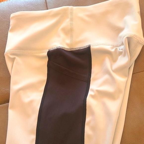 NWT LulaRoe Fearless Crop Fitness Leggings Size XS - Picture 3 of 6